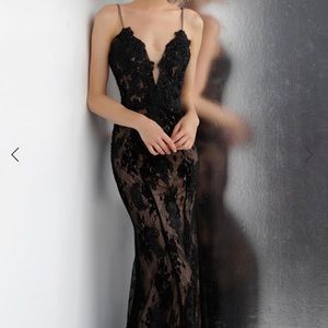 NEW WITH TAGS JOVANI BLACK & NUDE LACE PROM DRESS